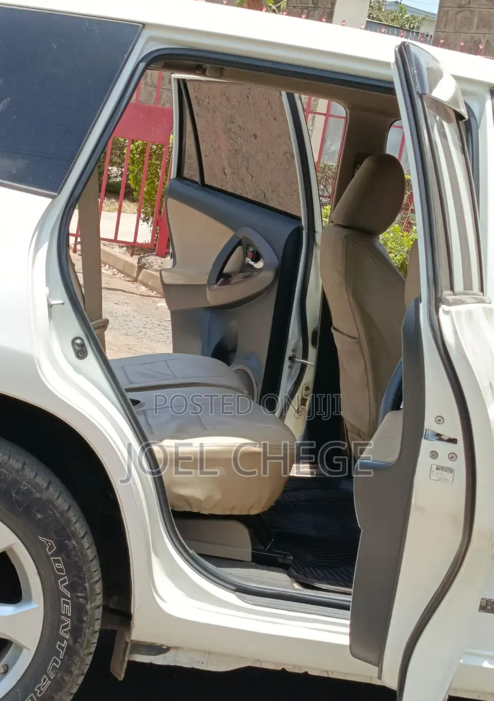 Toyota Vanguard 2010 White