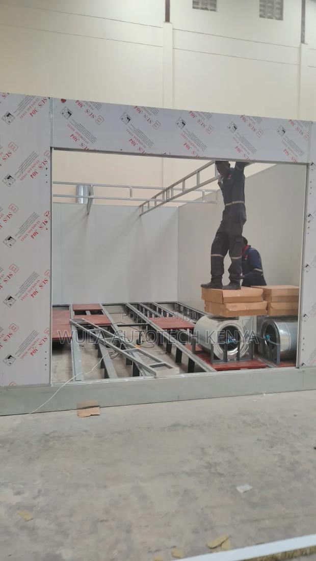 Heavy Duty Steel Panel Construction Heater Powered Spray Booth Machine