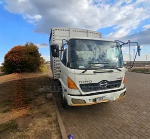 Hino 500 Truck
