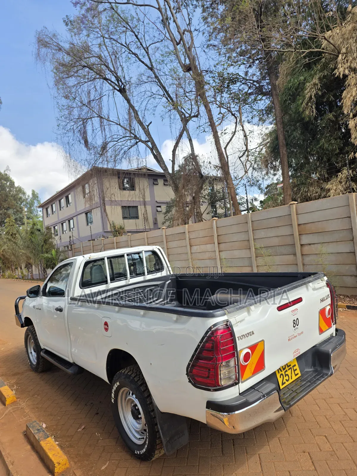 Toyota Hilux 2021 White