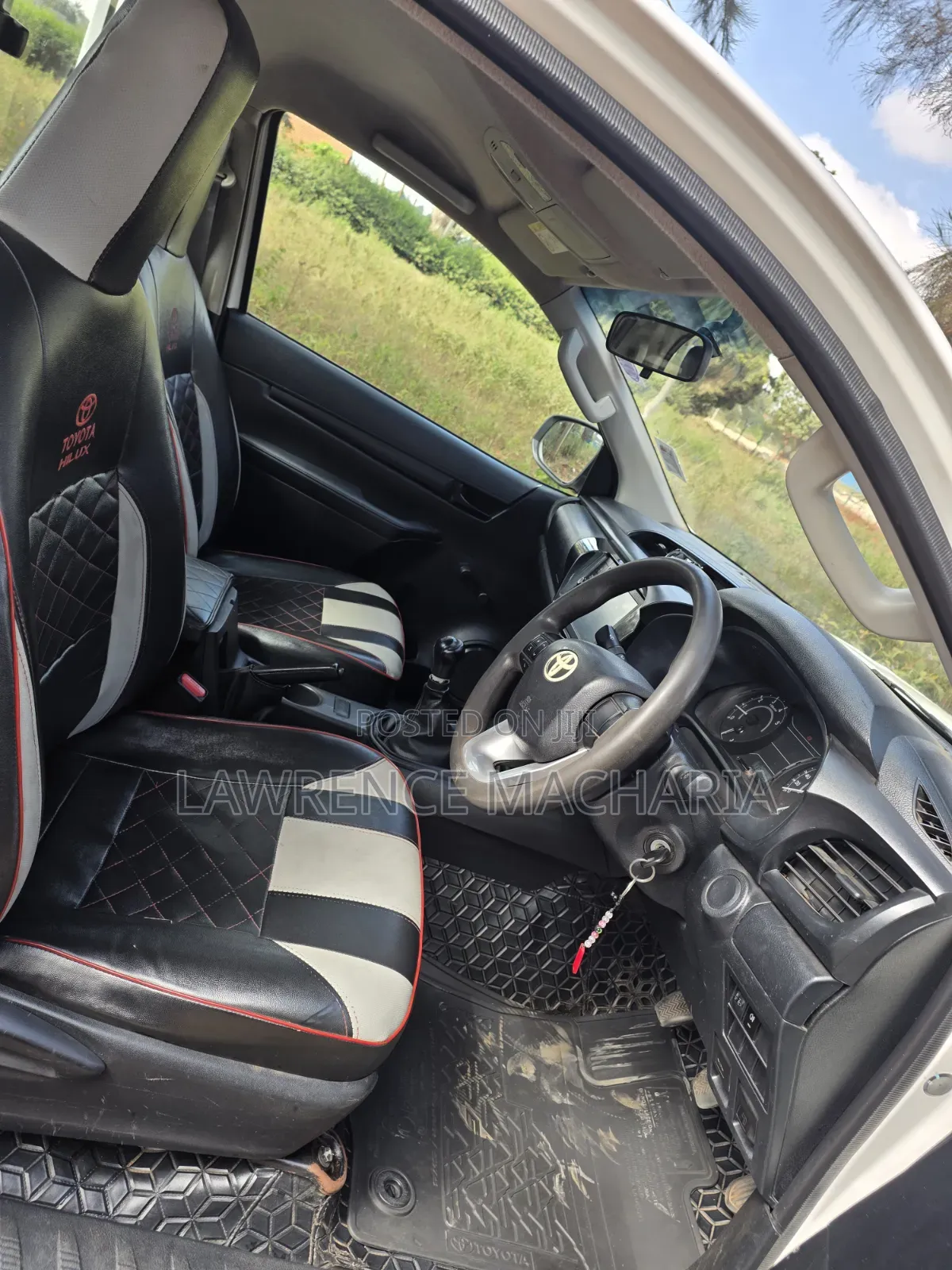 Toyota Hilux 2021 White