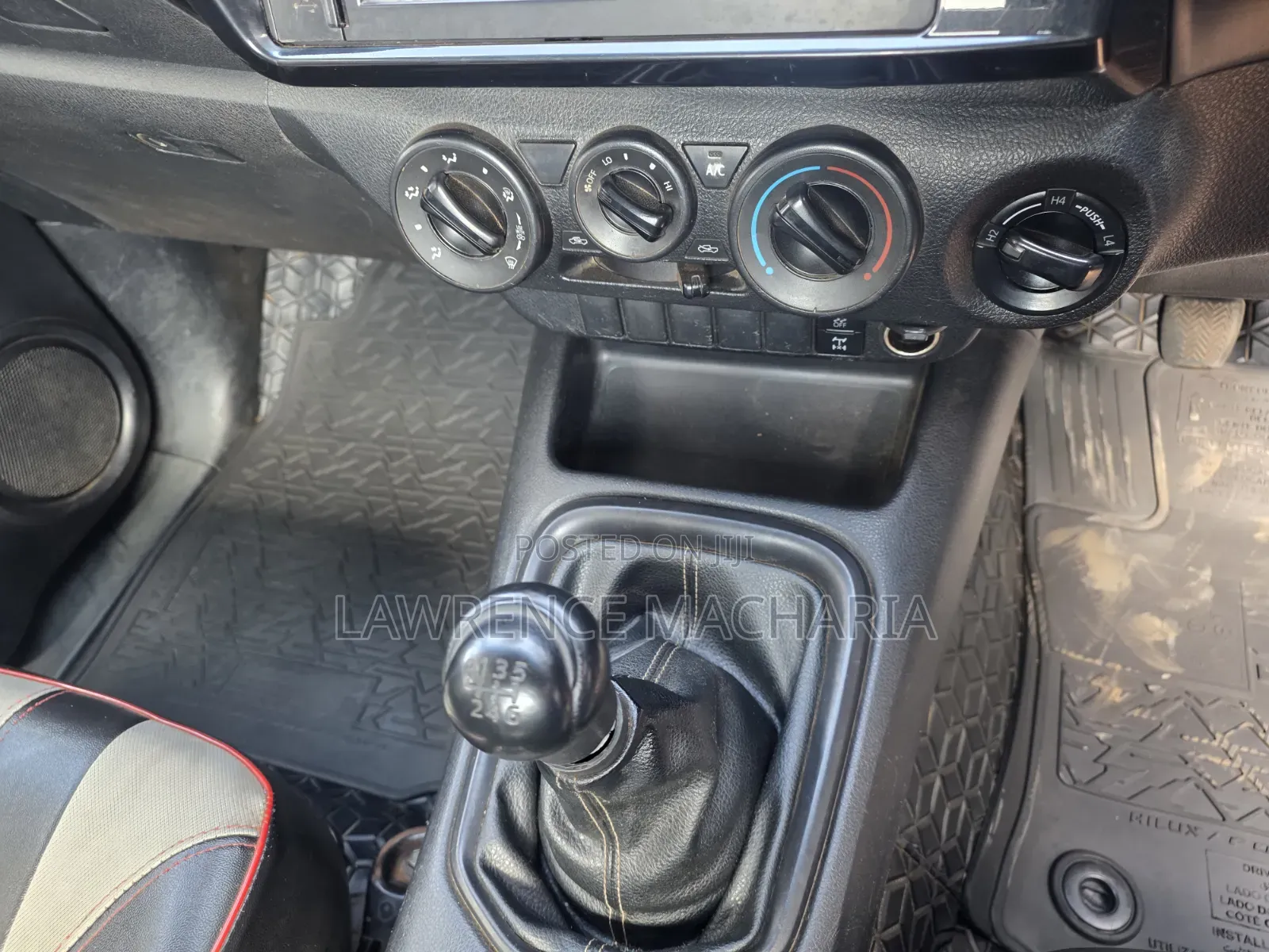 Toyota Hilux 2021 White