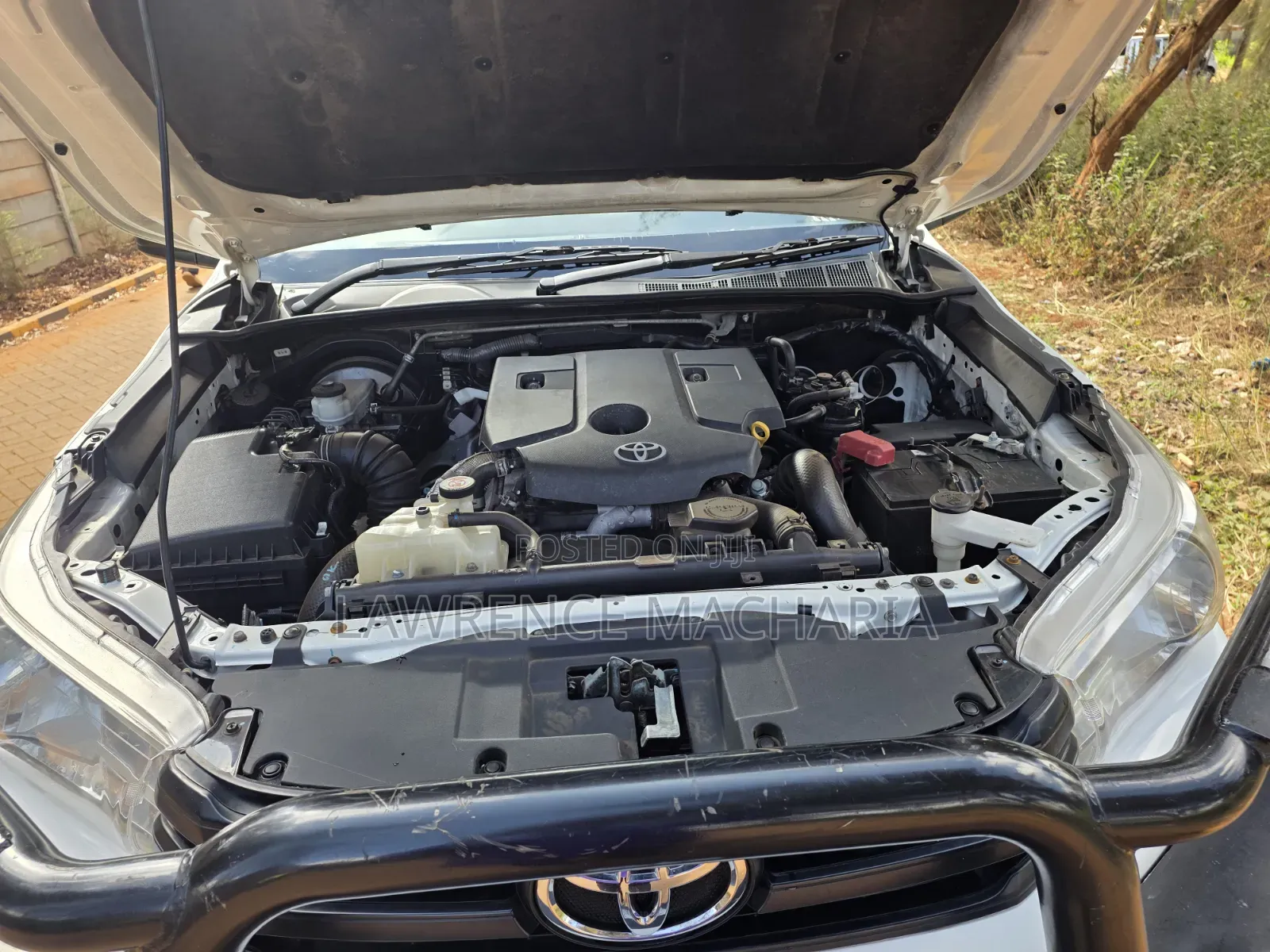 Toyota Hilux 2021 White