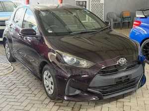 Toyota Yaris 2021 Brown