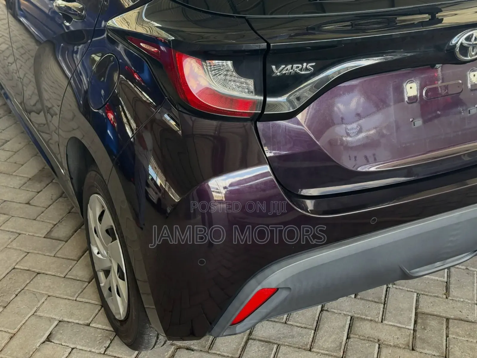 Toyota Yaris 2021 Brown