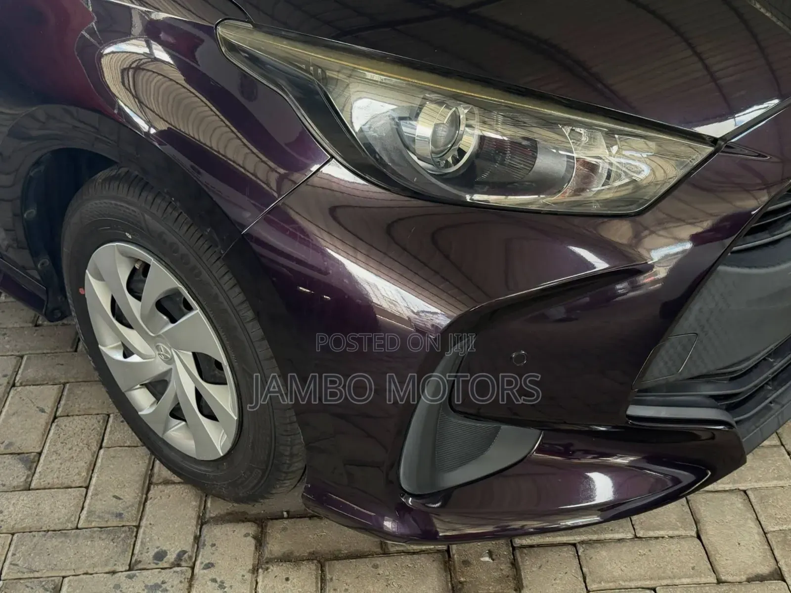 Toyota Yaris 2021 Brown