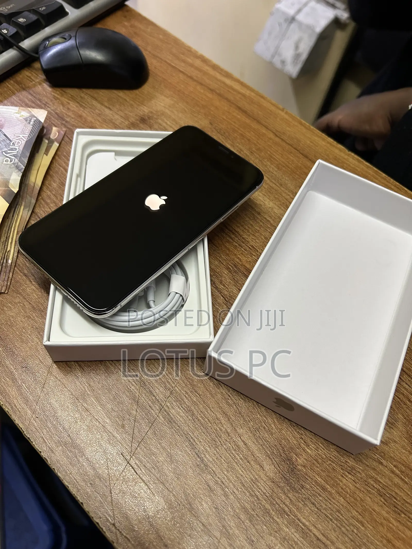 New Apple iPhone X 256 GB Silver