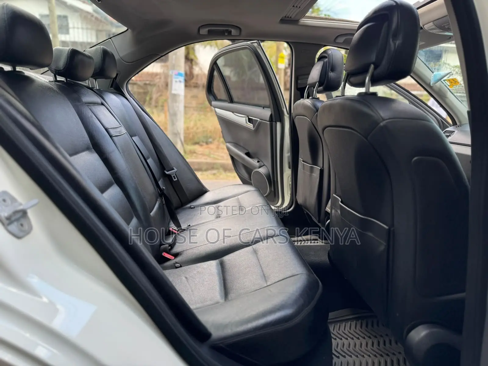 Mercedes-Benz C300 2011 White