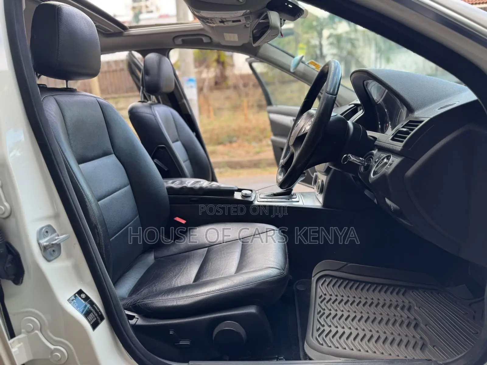 Mercedes-Benz C300 2011 White