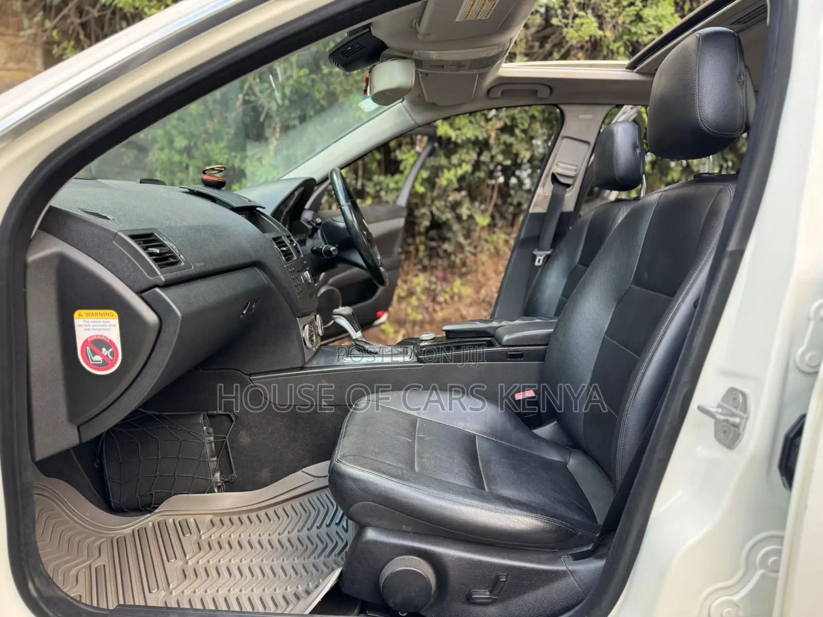 Mercedes-Benz C300 2011 White