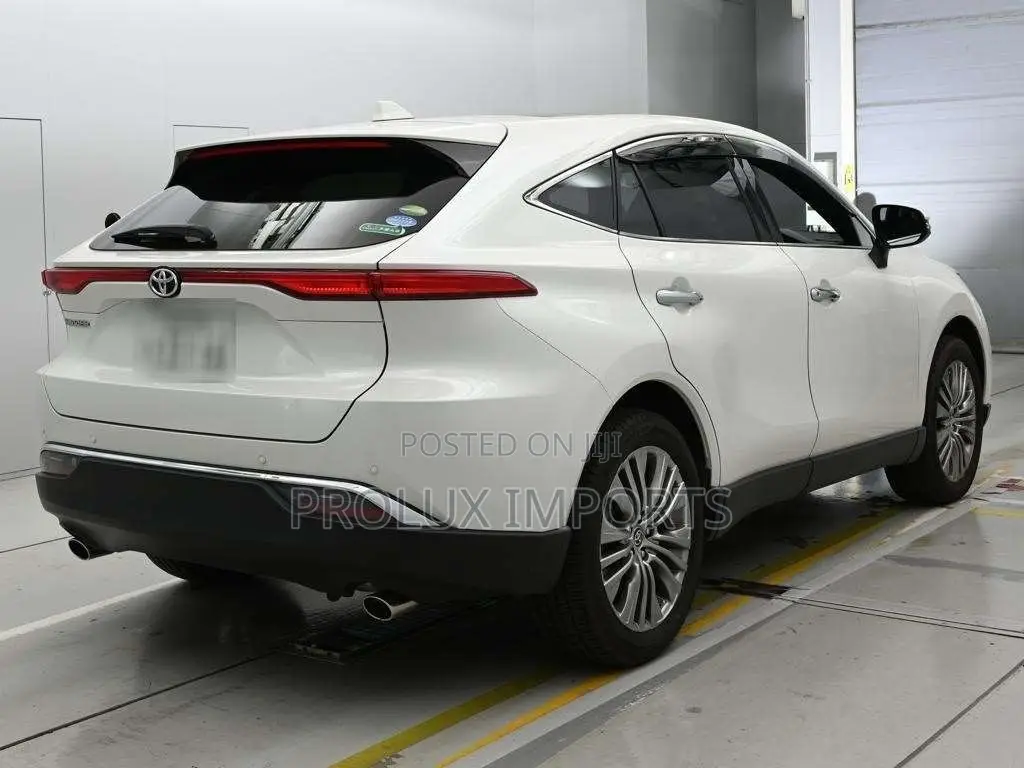 Toyota Harrier 2.0 2020 White