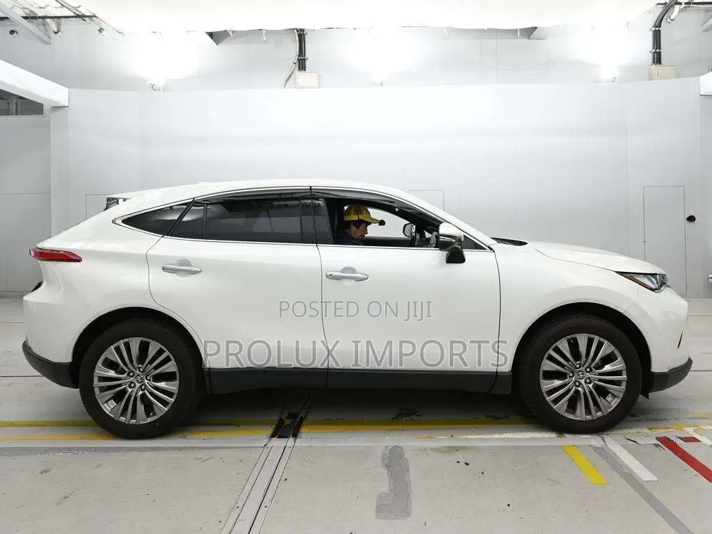Toyota Harrier 2.0 2020 White