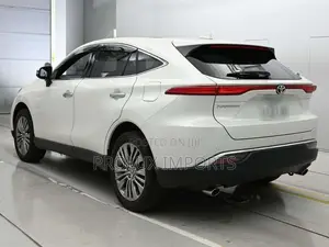 Toyota Harrier 2.0 2020 White