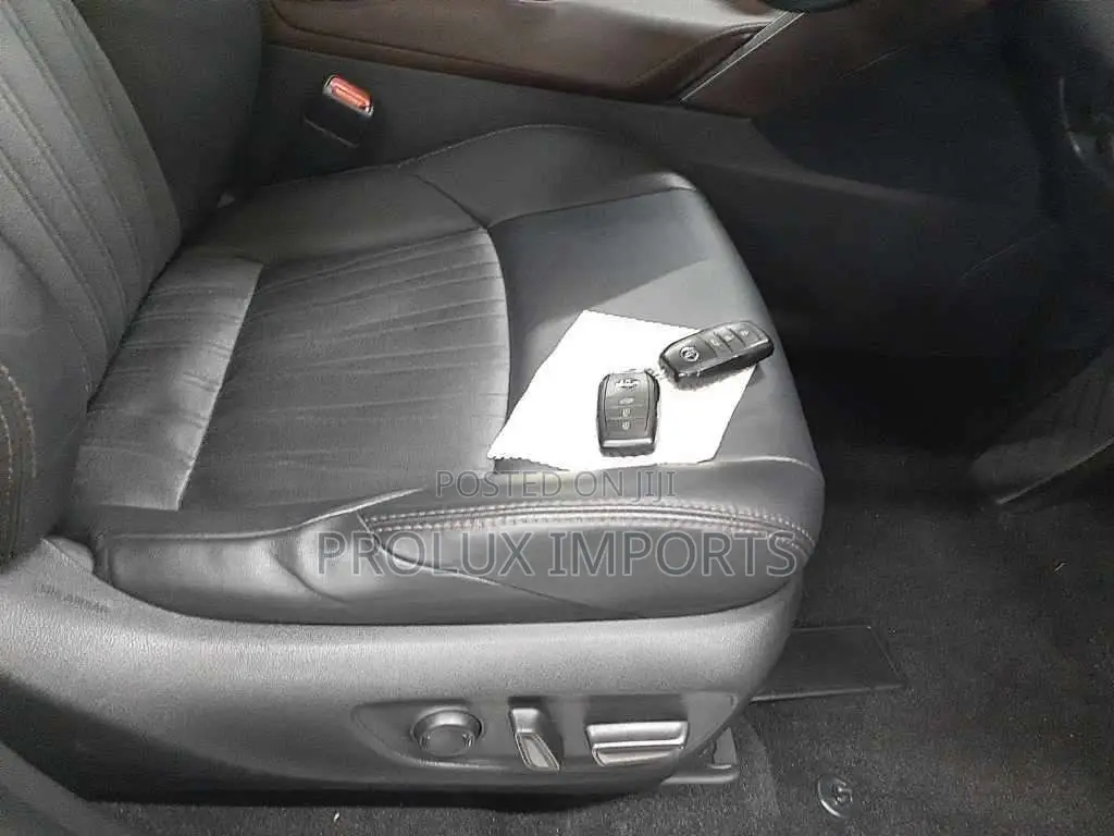 Toyota Harrier 2.0 2020 White