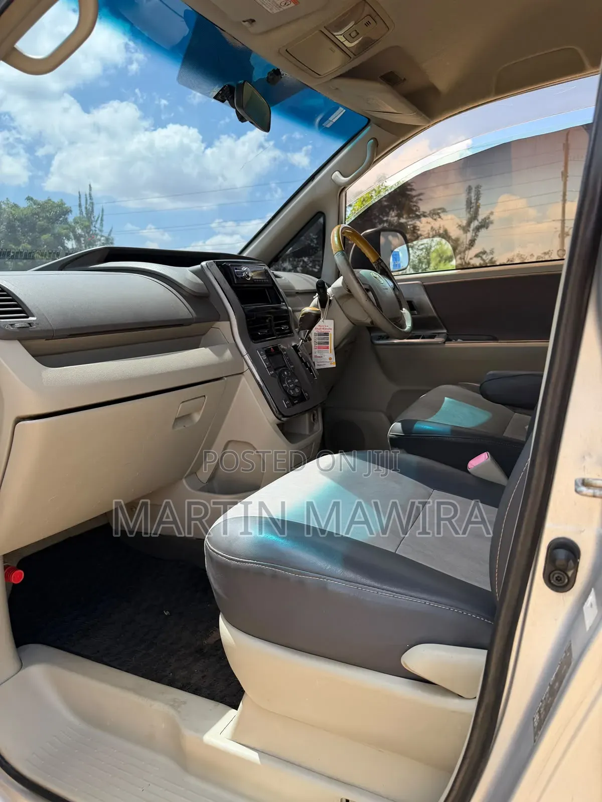 Toyota Noah 2009 Silver