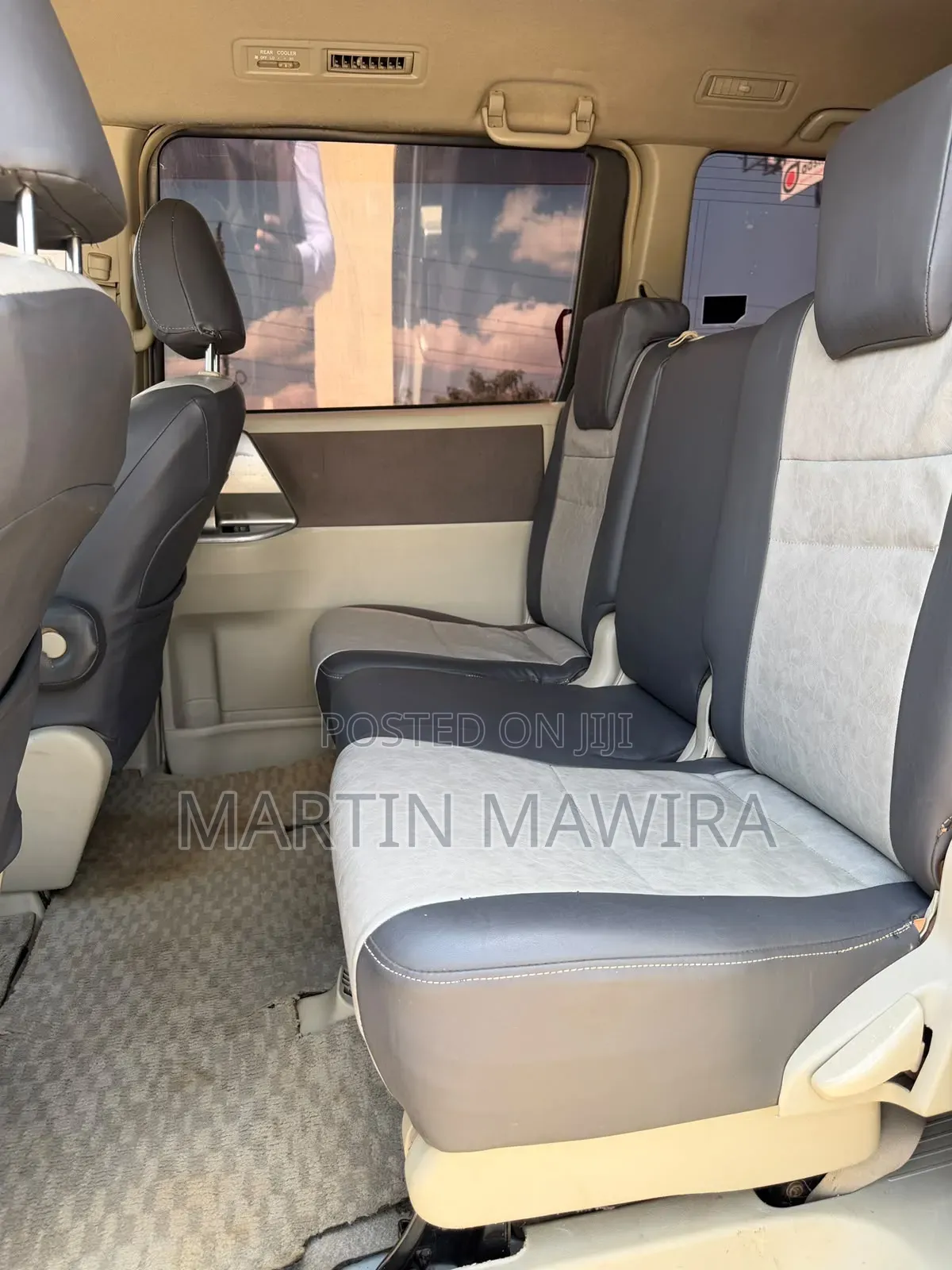 Toyota Noah 2009 Silver