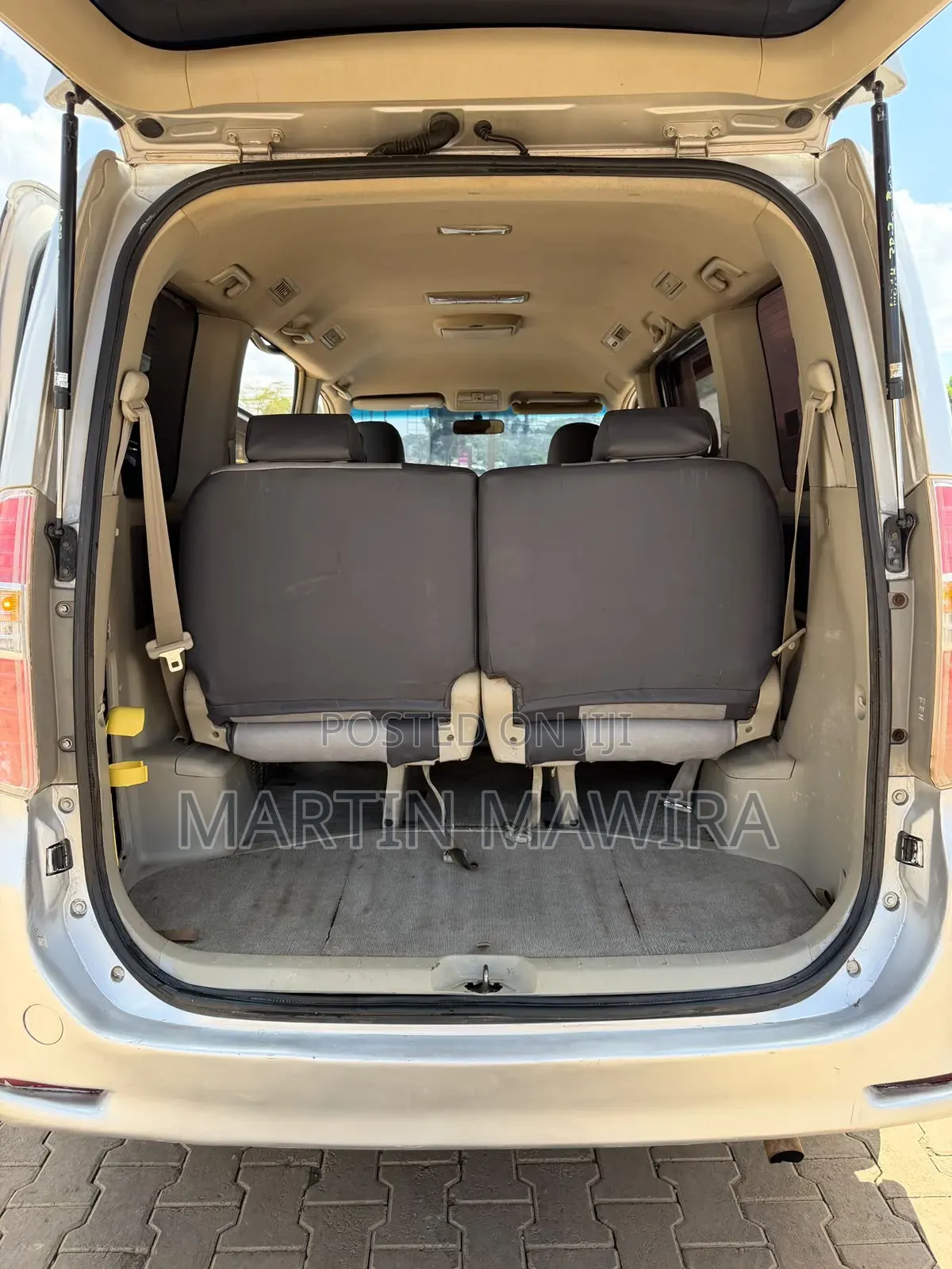 Toyota Noah 2009 Silver