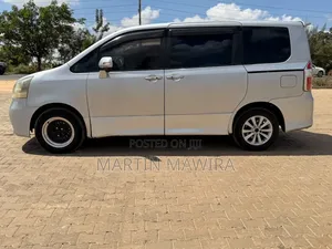 Toyota Noah 2009 Silver