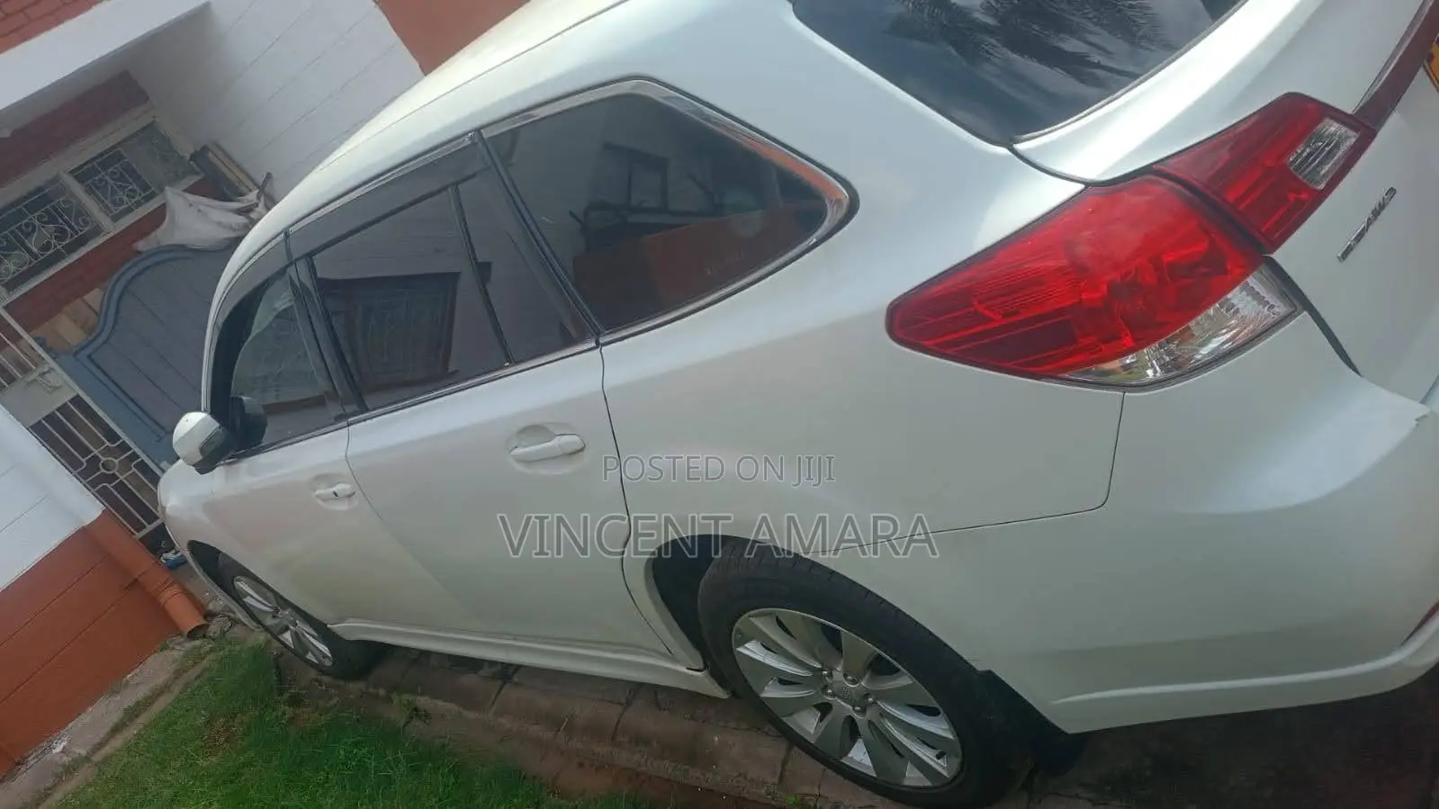 Subaru Legacy 2012 Pearl