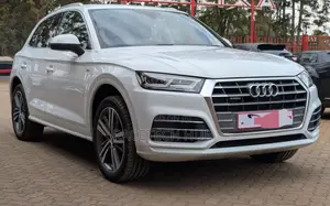 Audi Q5 2.0T Premium AWD quattro 2019 White