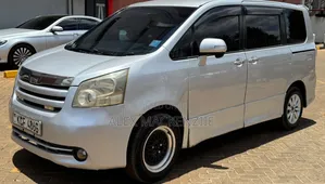 Toyota Noah 2008 Silver