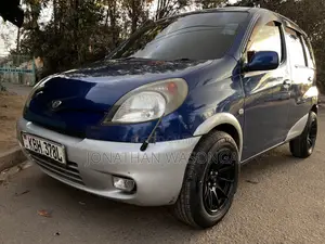 Toyota Fun Cargo 2003 Blue