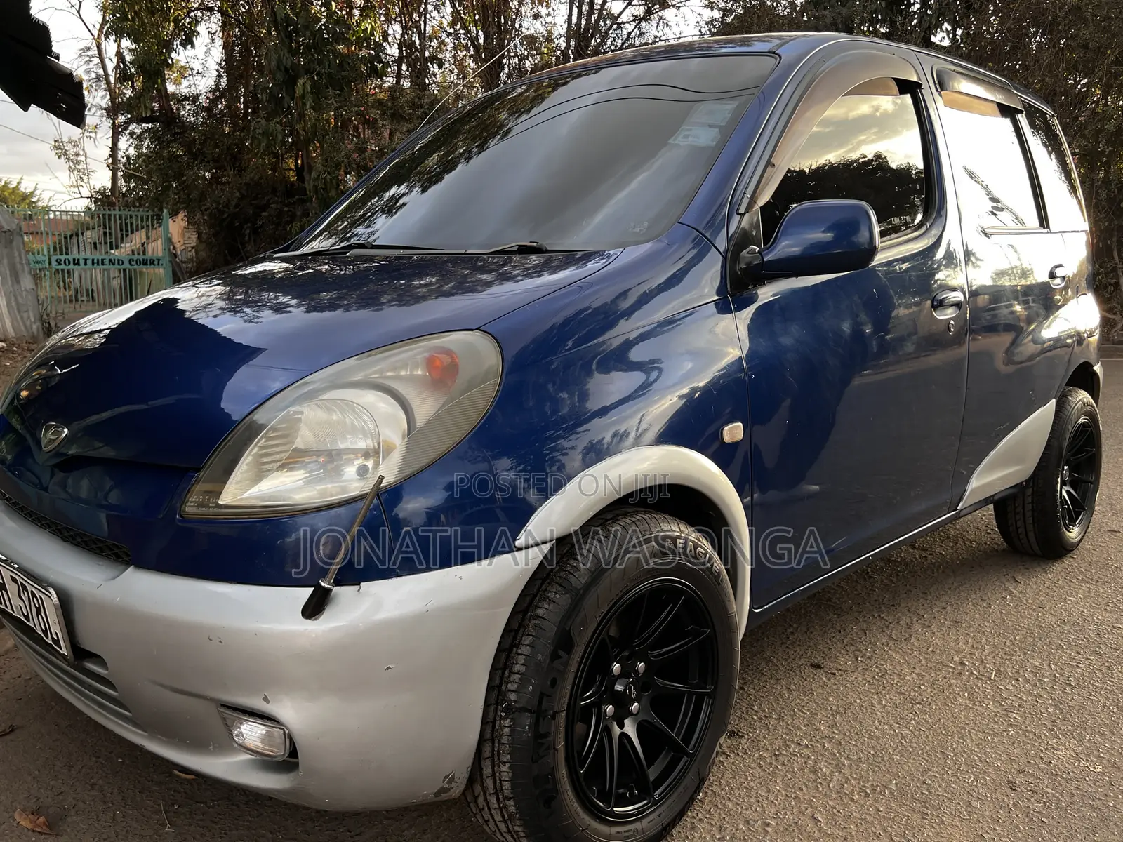 Toyota Fun Cargo 2003 Blue