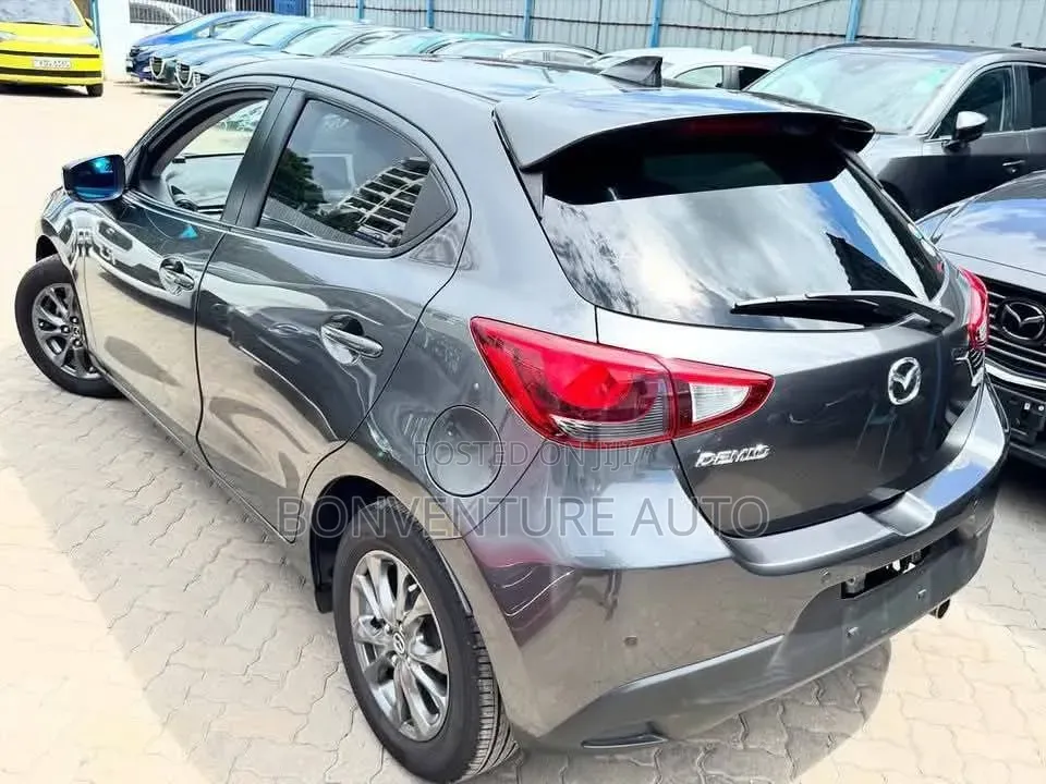 Mazda AZ 2018 Gray