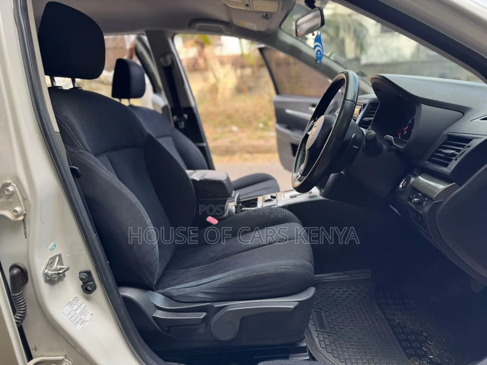 Subaru Legacy 2014 White