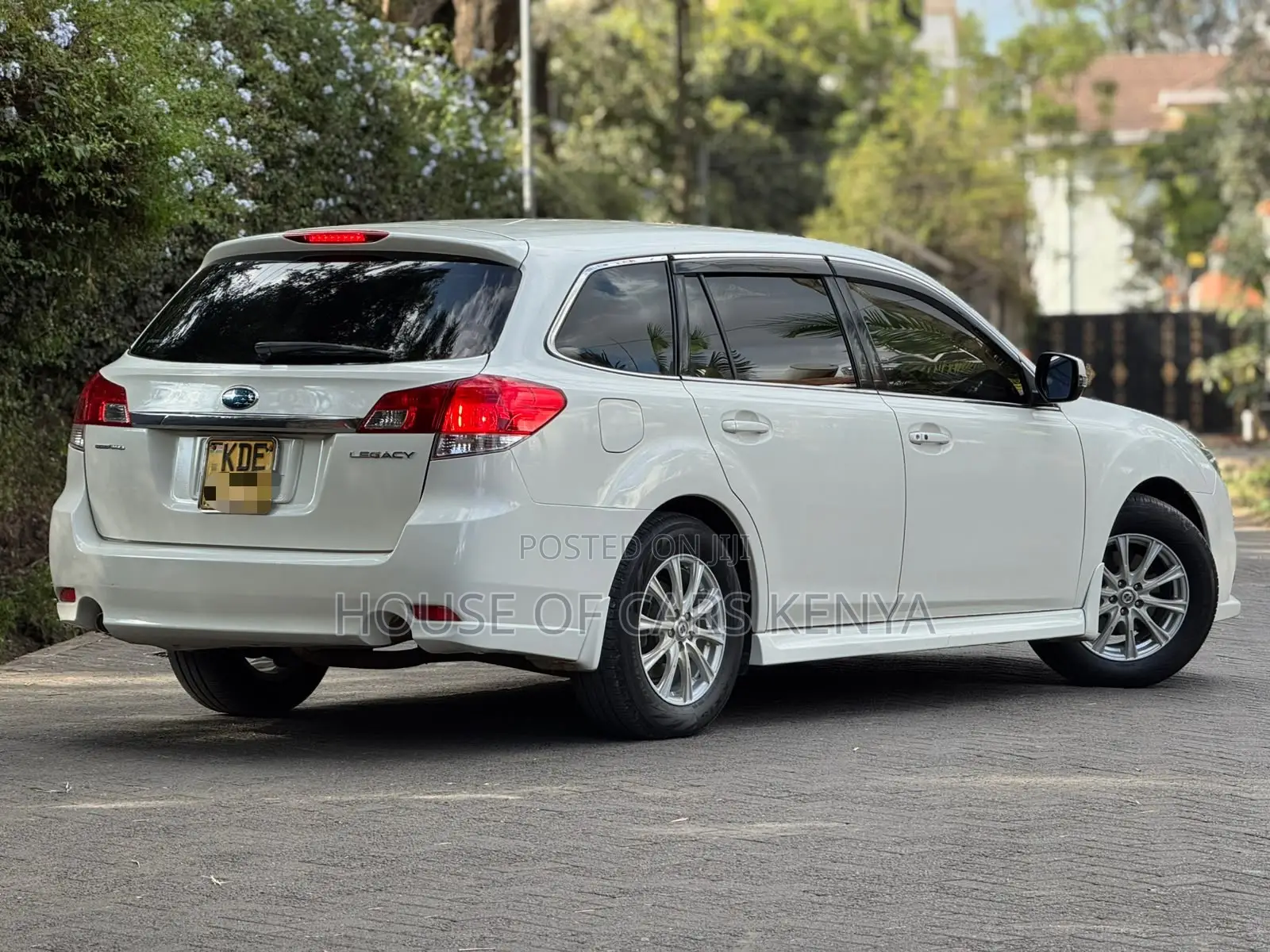 Subaru Legacy 2014 White