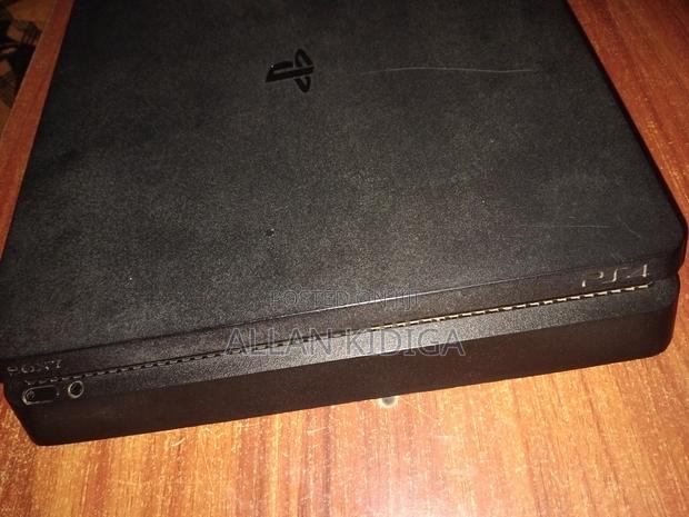 Ps4 Slim 500gb - thumbnail 2