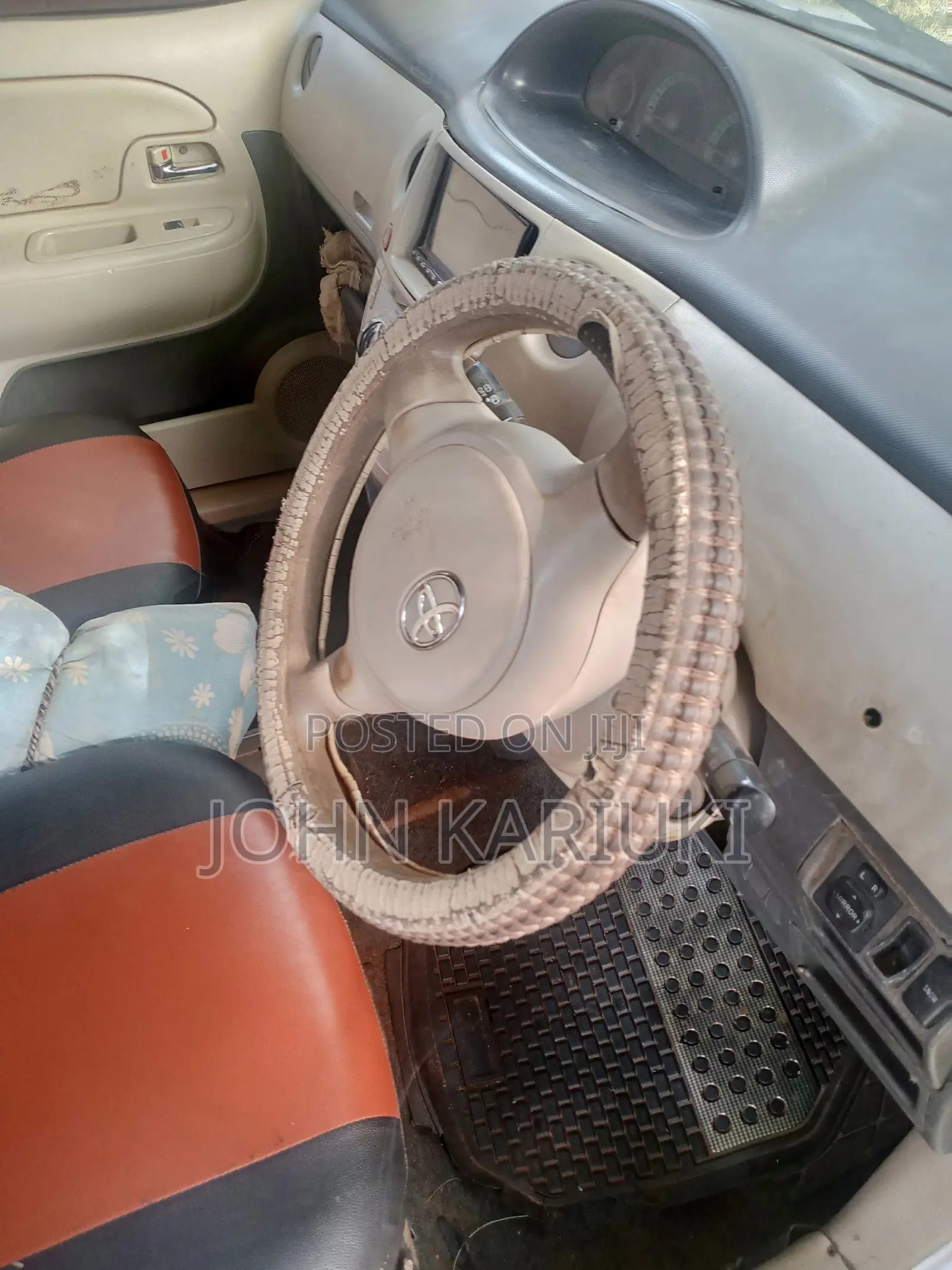 Toyota Sienta 2010 Silver