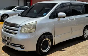 Toyota Noah 2008 Silver