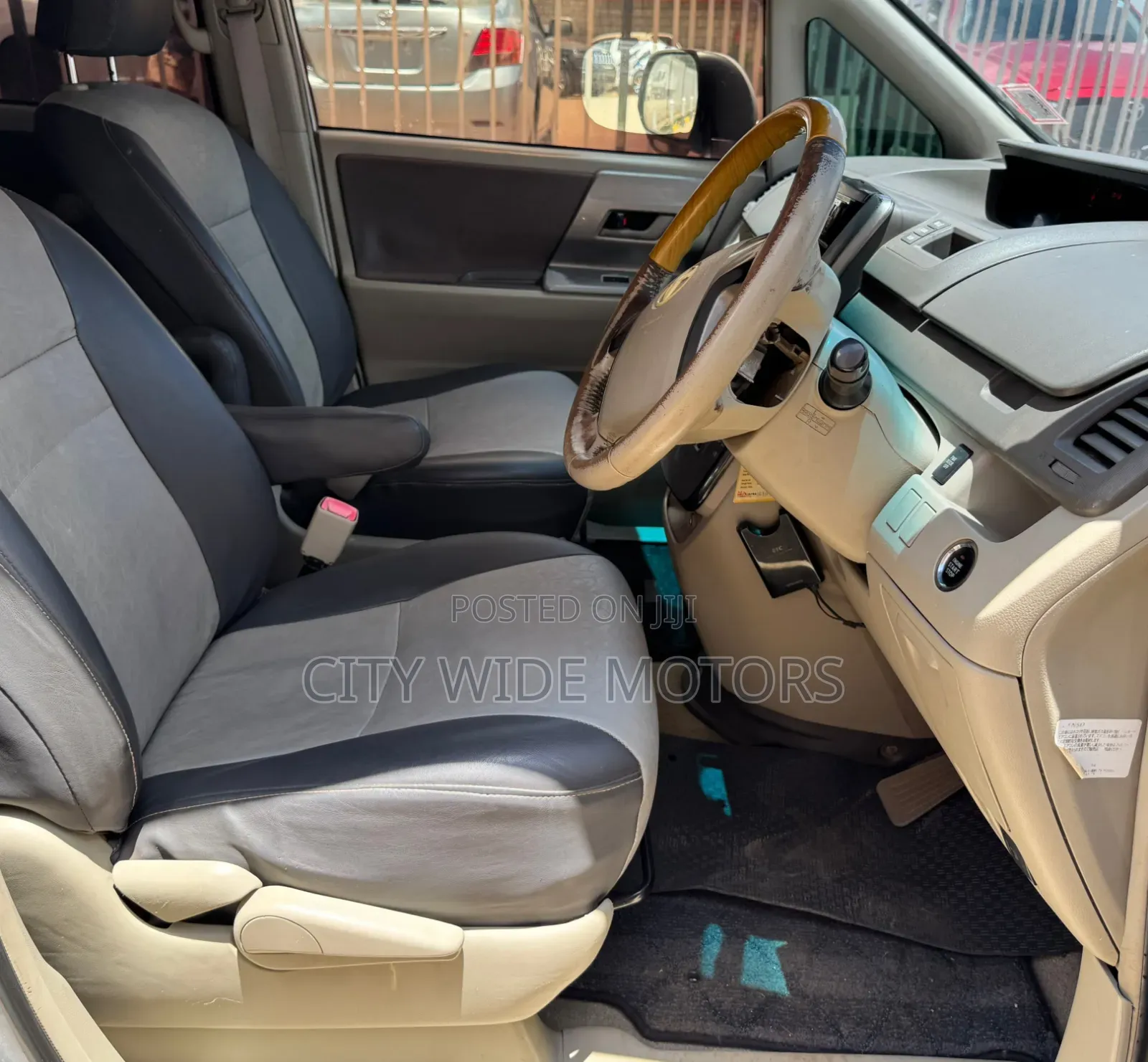 Toyota Noah 2008 Silver