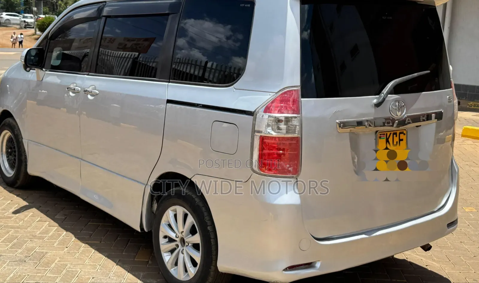 Toyota Noah 2008 Silver