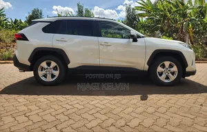 Toyota RAV4 2019 White