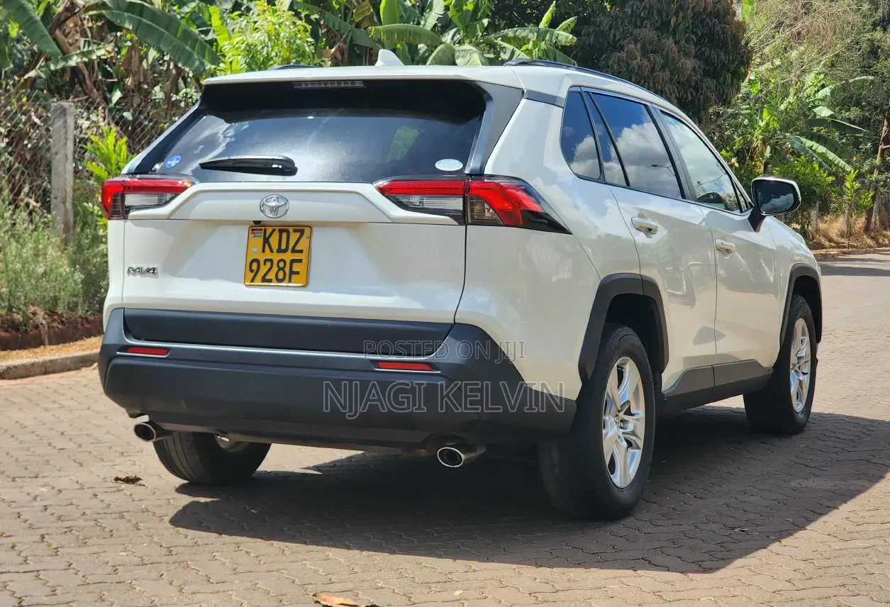 Toyota RAV4 2019 White