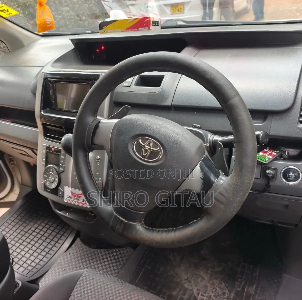 Toyota Noah 2009 White