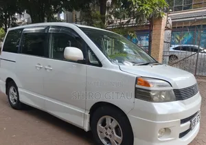Toyota Voxy 2002 White