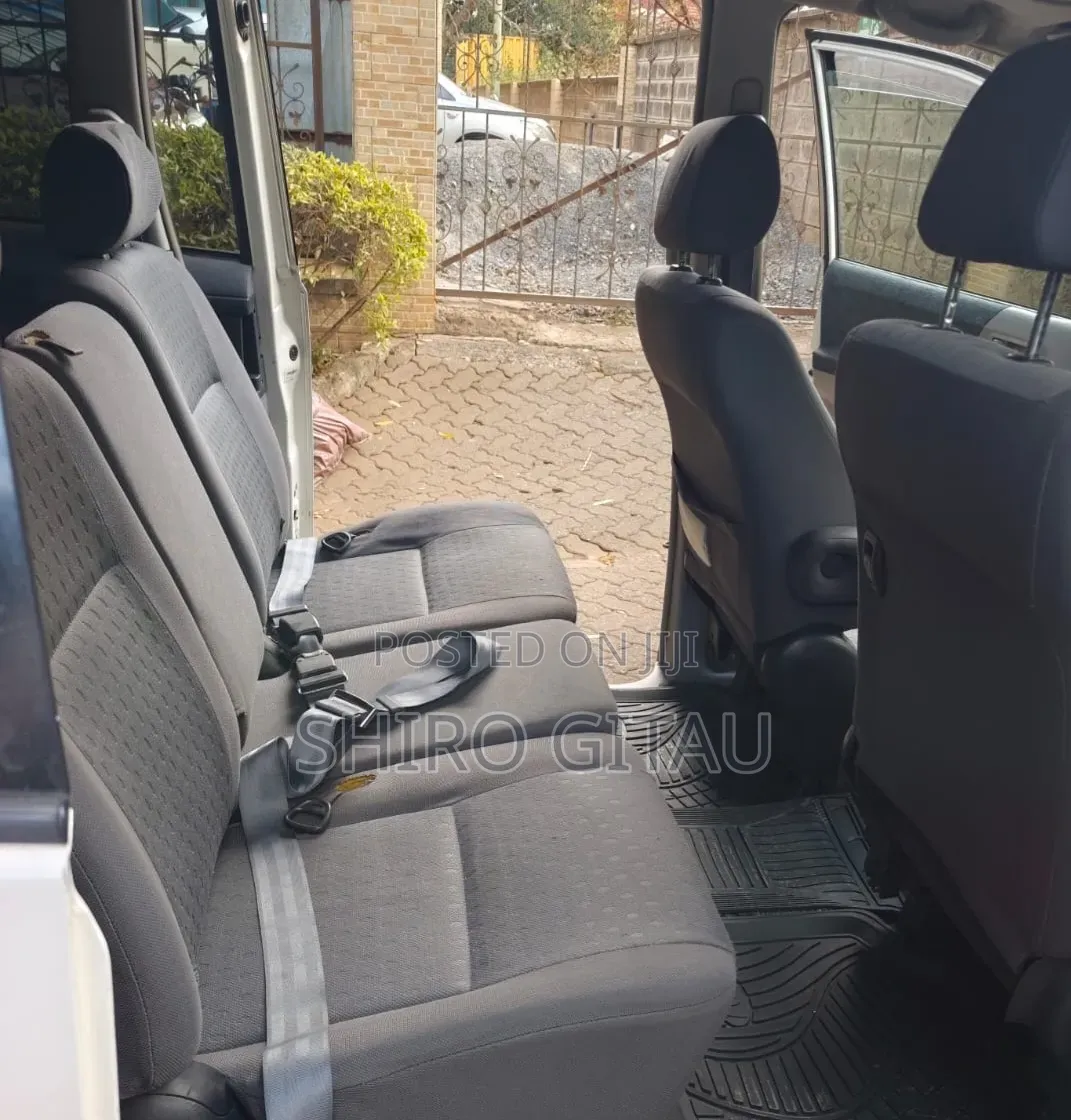Toyota Voxy 2002 White