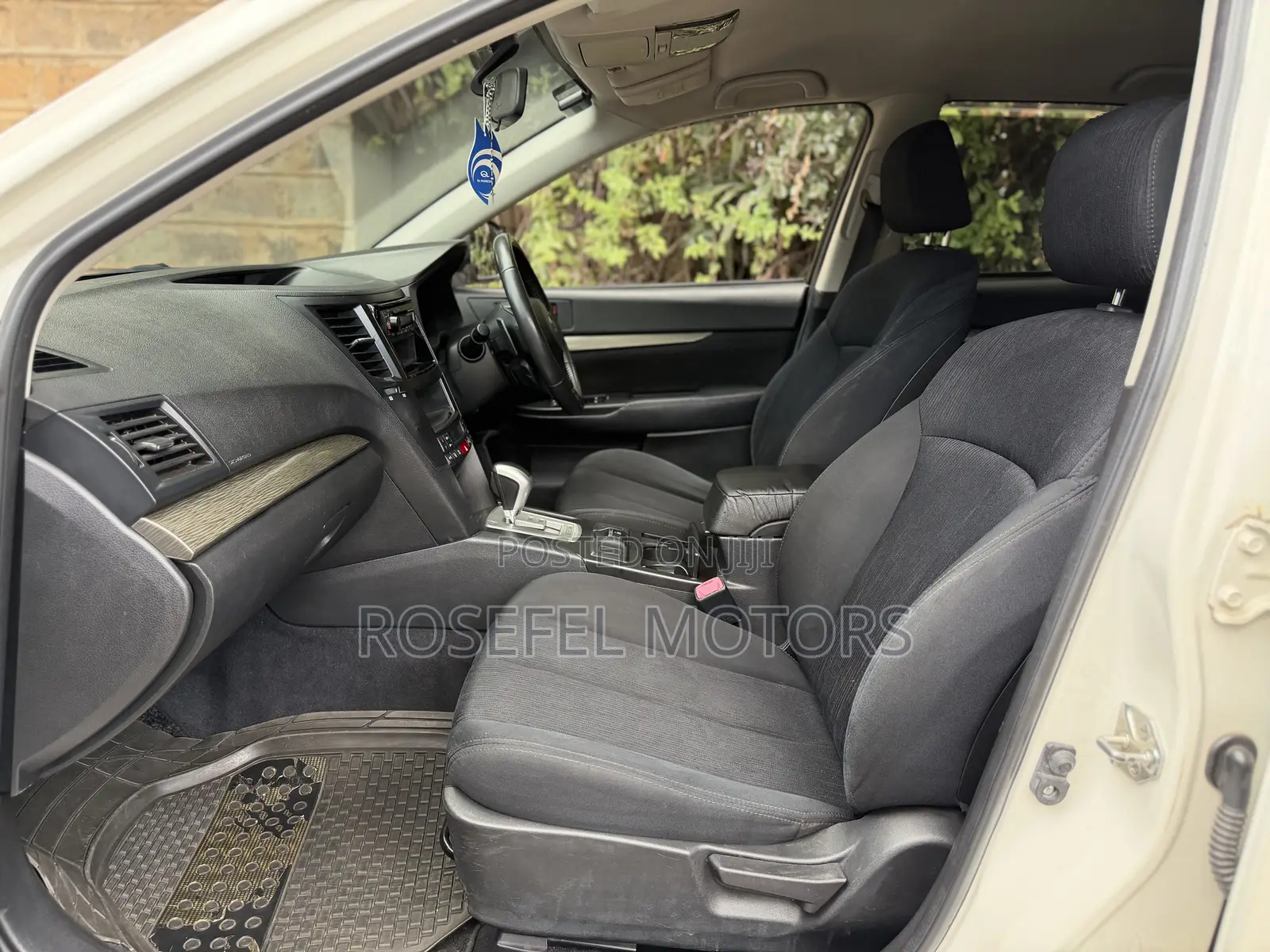 Subaru Legacy 2014 White