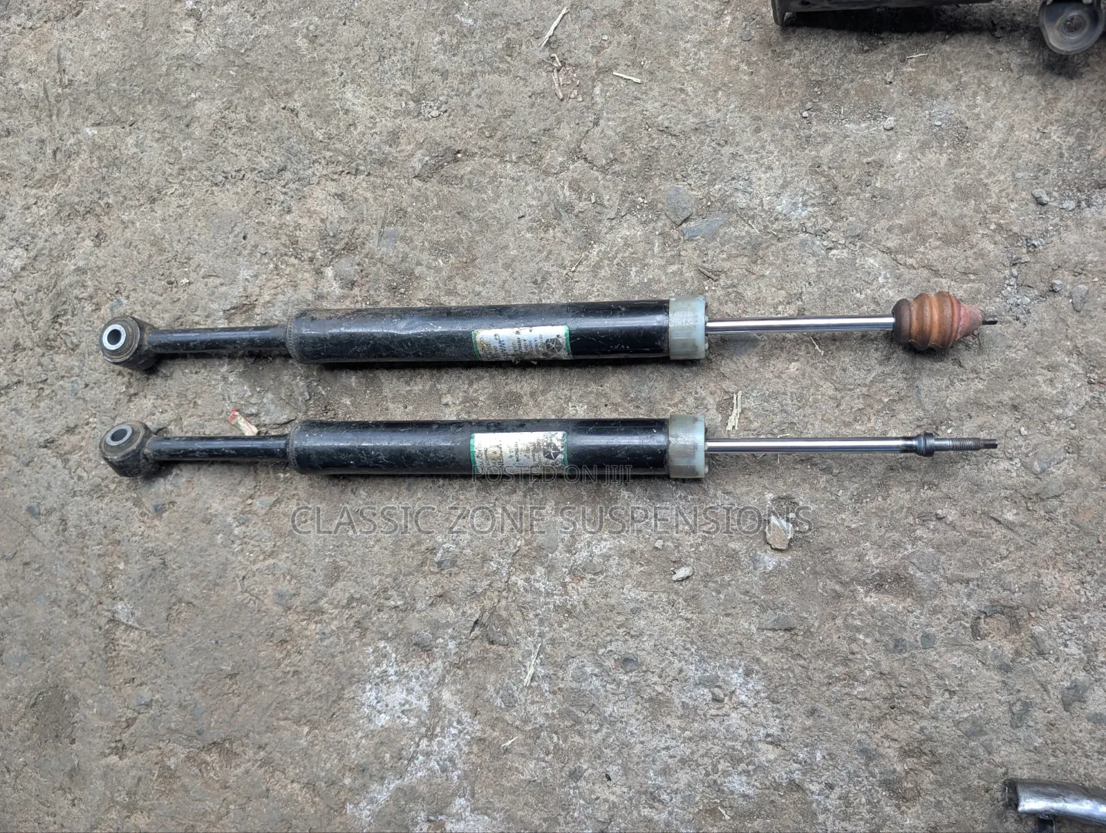 Jeep Cherokee Rear Shockz.