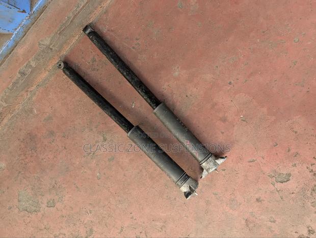 Volvo V40 Back Shock Absorbers.