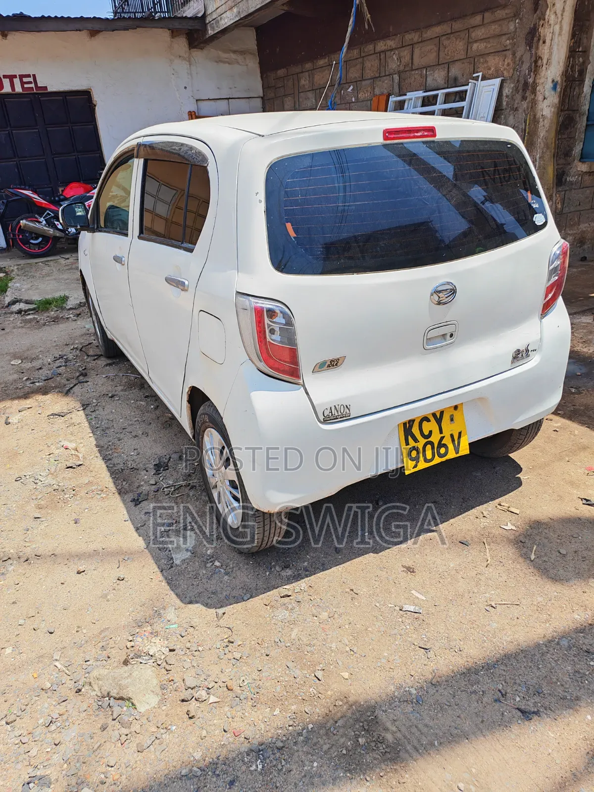 Daihatsu Mira 2012 White