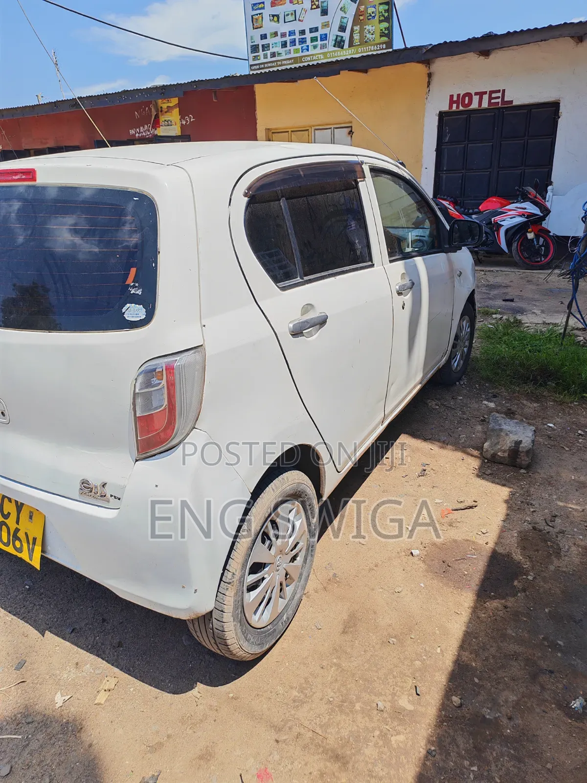 Daihatsu Mira 2012 White