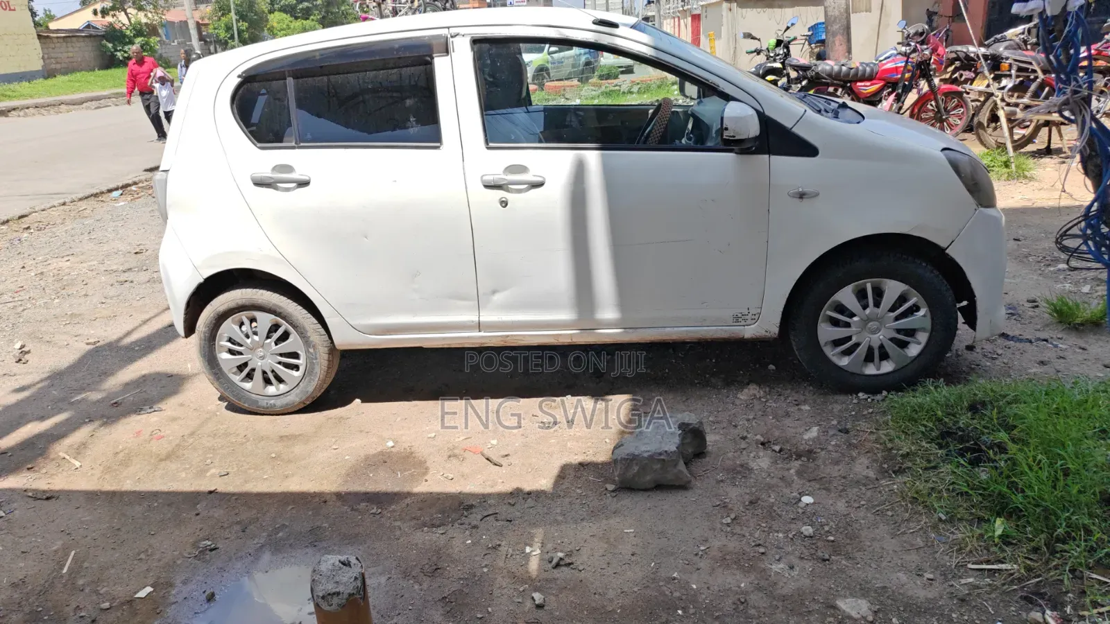 Daihatsu Mira 2012 White