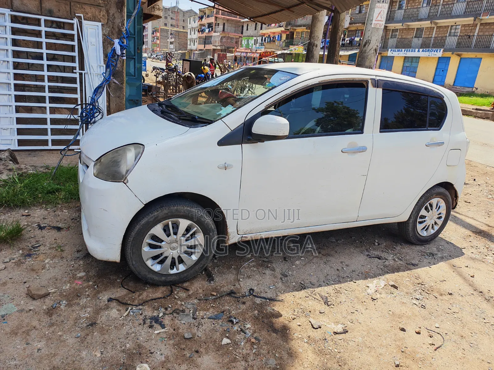 Daihatsu Mira 2012 White