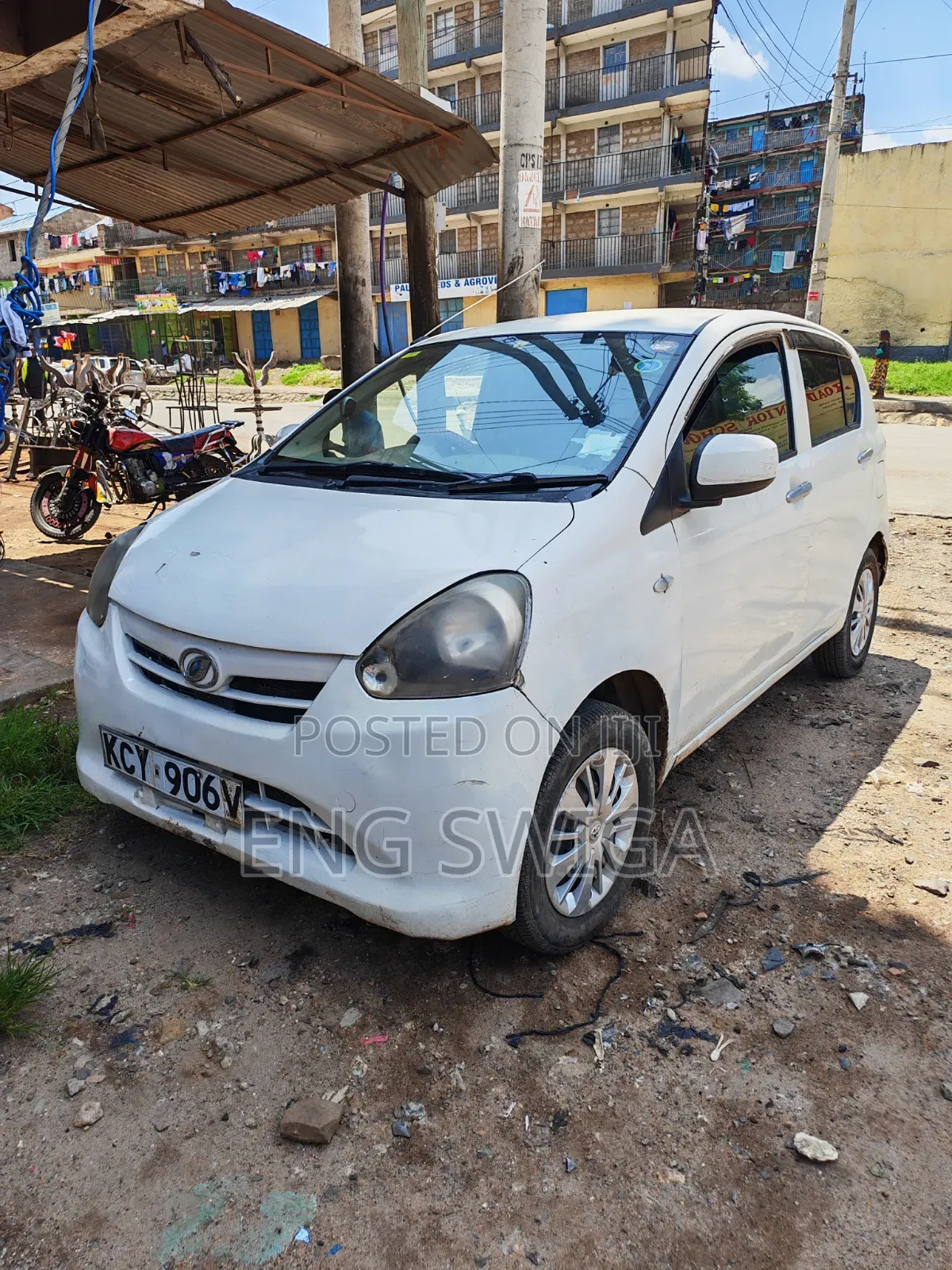 Daihatsu Mira 2012 White