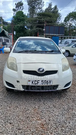 Toyota Vitz 2008 Beige