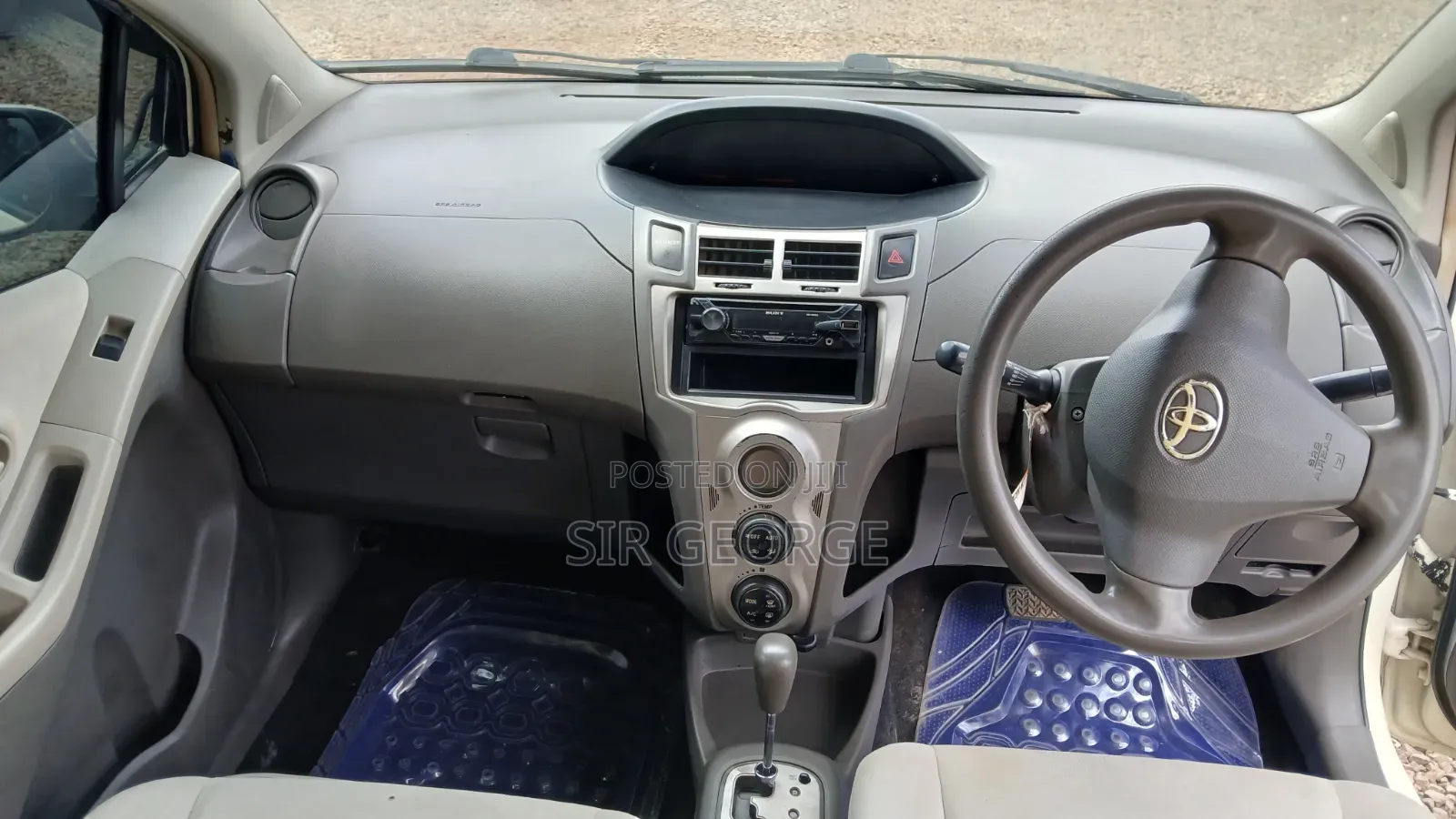 Toyota Vitz 2008 Beige